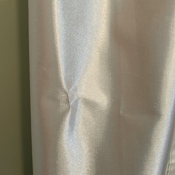 White Graduation Gown (Robe) - Picture 5 of 5